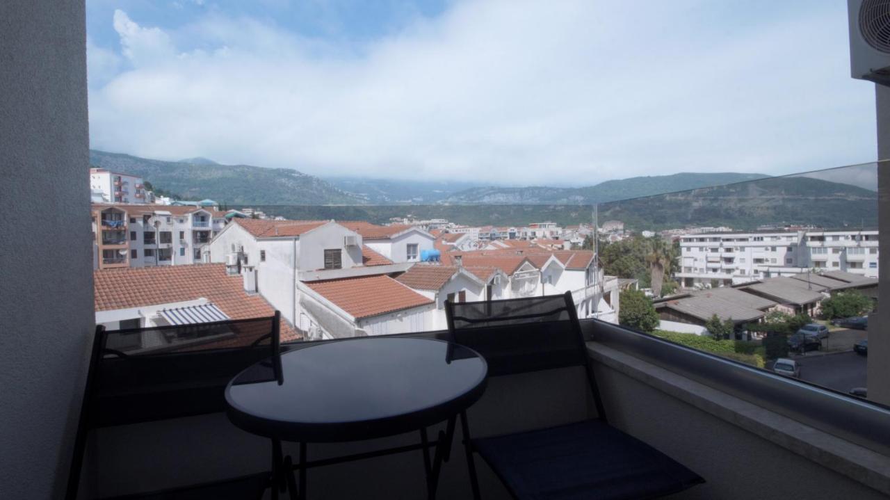 Mondi Azzurri Apartment Budva Bagian luar foto